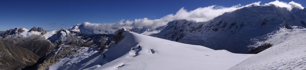 On the way up Ishinca