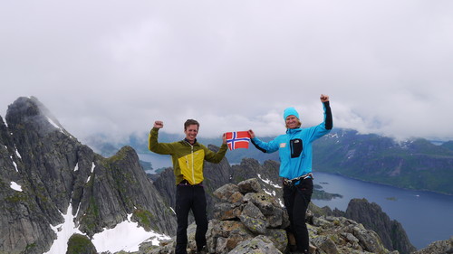 Raftsundet og Korsnestinden i bakgrunnen.