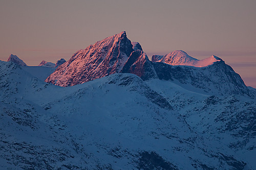 Det var nå fint oppå denna Møsaryggen selv om jeg var på feil toppunkt :)  Her mot Falketind (2067 moh) i solnedgang.