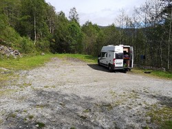 Oslandslia parkering