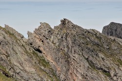 Vest for Grøthornet