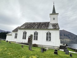 Bruvik kyrkje