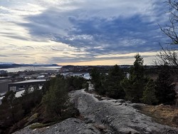 Kvernberget - merka sti fra vest
