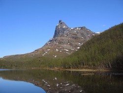 Rombakstøtta