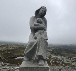 Madonnastatuen