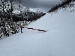 Røyrgatevegen stengt bom