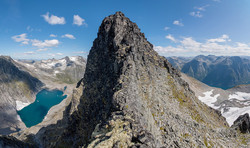 Sørvest for Hoemtinden