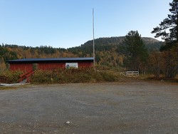 Skogen skytebane parkering