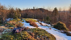 Vest for Gravtjennåsen