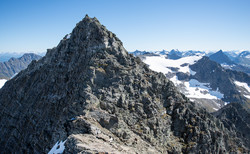 Urkedalstindane - krevende klyving og klatring