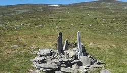 Vardhovdtinden østryggen - steinhaug