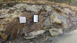 Minnesmerke bomberaid 1945 Løvstien