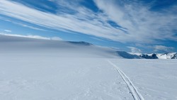 Tretten-null-to-høgda