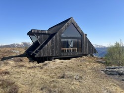 Naustdalskammen dagsturhytte