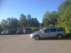 Skjelnan skole parkering
