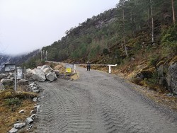 Bjørndalen stengd veg