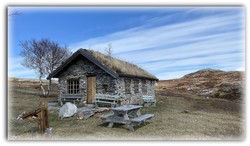 Steinhytta Skeisneset