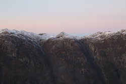 Aust for Stordalsknuten