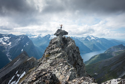 Bikkehella på Elsandtindane