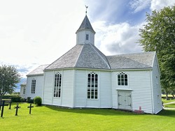 Aukra kyrkje