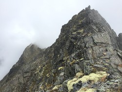 Midtre Trollvasstinden